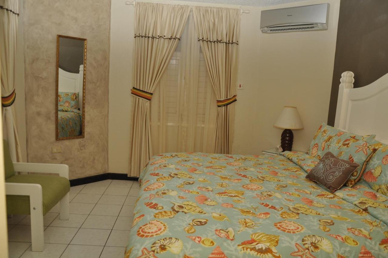 Marchabell By The Sea E22 Apartamento Ocho Rios Quarto foto
